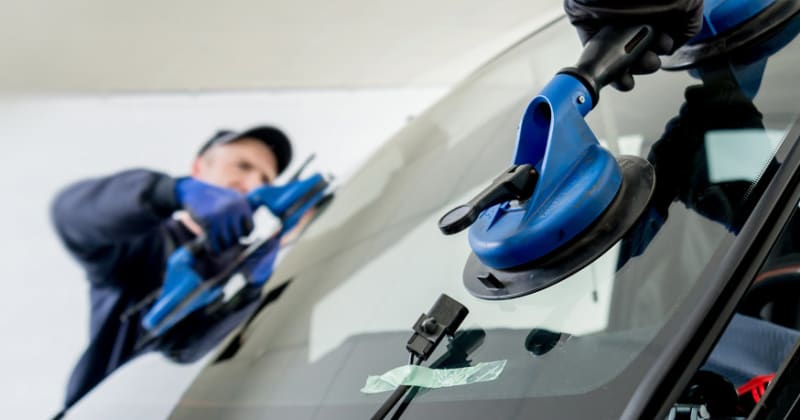 Quality Car Glass Replacement: Guaranteed Service & Home Convenience